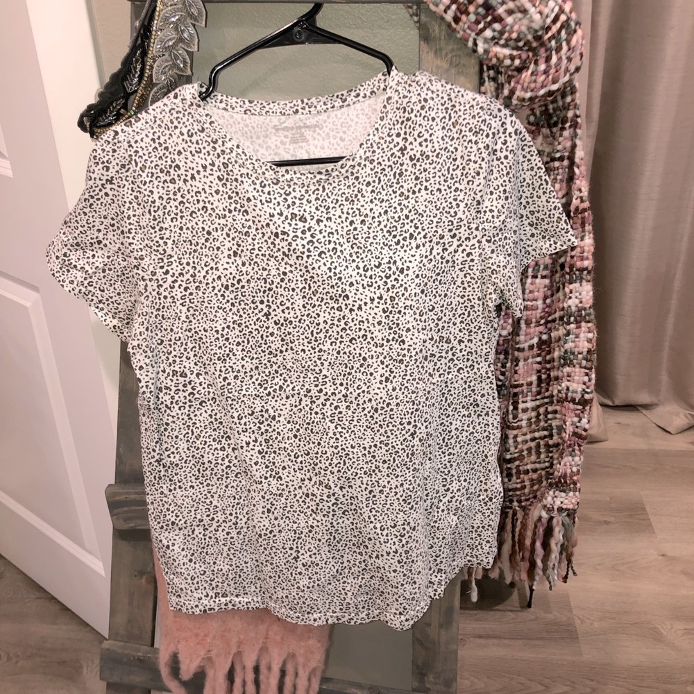 Leopard print t shirt